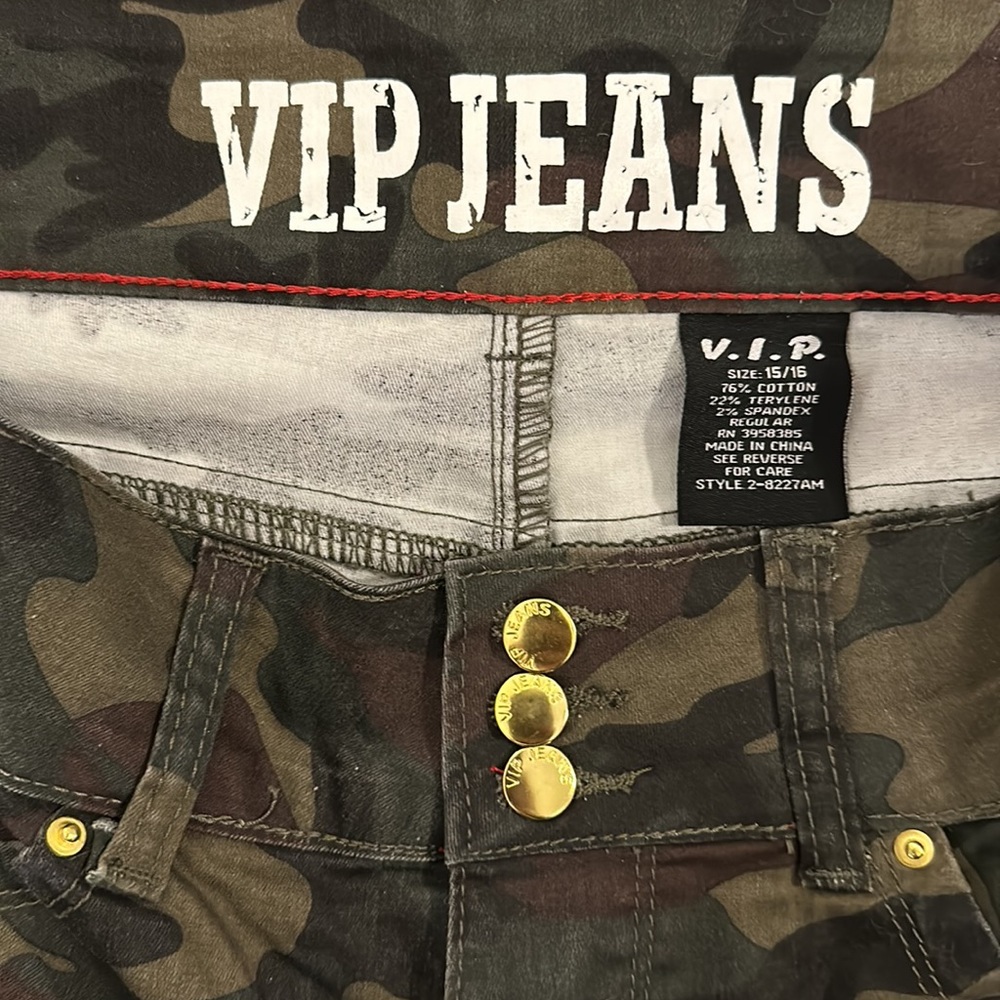 Women’s camo VIP Jeans. Size 15/16. - Picture 2 of 6